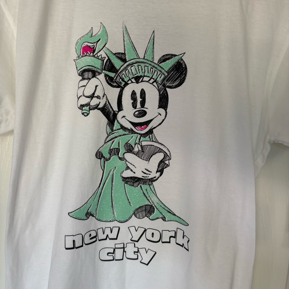 Disney New York City Glitter Minnie Mouse Statue of Liberty T-shirt NWT - Picture 2 of 2